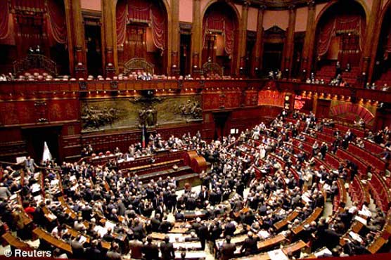 Italian parliament to back austerity amid protests 