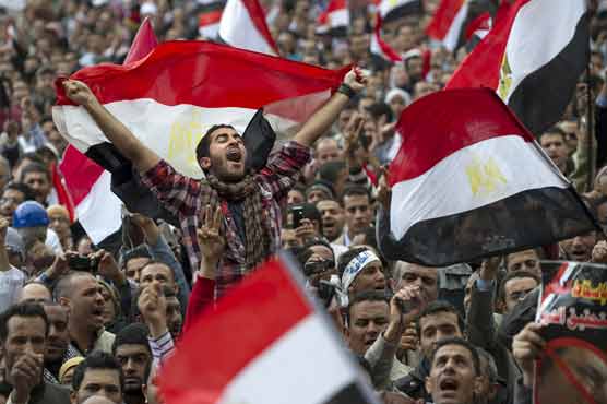 Vote fails to pacify Egyptians 