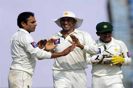 Shakib, Nafees lift Bangladesh to 234-5