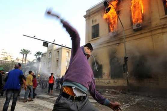 Violence rocks Cairo for third straight day