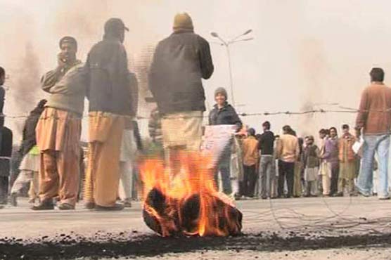 Islamabad airport road blocked over gas shortage