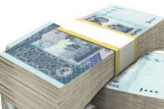 Rupee continues to devalue against dollar