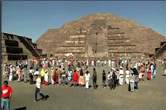 Mexicans begin countdown fearing end of world next year