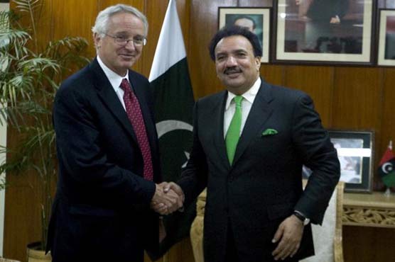 Munter calls on Rehman Malik