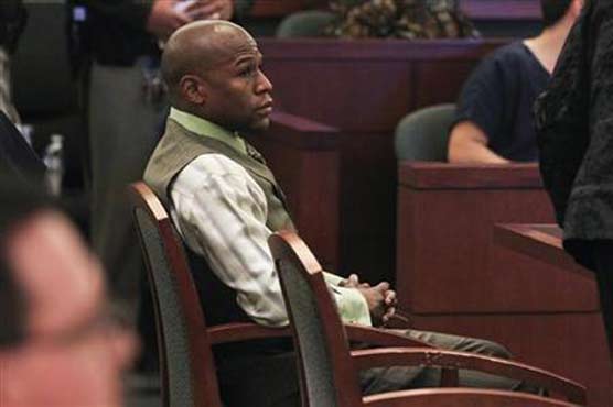 Boxer Mayweather pleads no contest to battery of guard