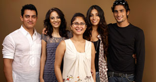 Aamir addresses concerns of dhobi community