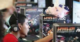 Tech lovers camp out at huge Internet fair in Brazil