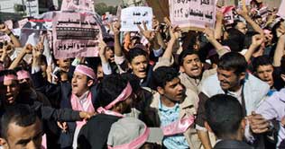  Thousands of Yemenis demand govt change 