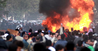 Egypt turmoil: 5,000 inmates flee prison amid riots