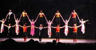 Chinese circus entertains Colombians 