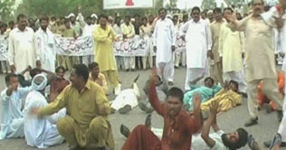 Kiln owners, workers protest continues