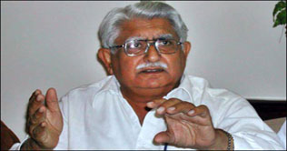 Army operation vital to maintain peace in Karachi: Adeel