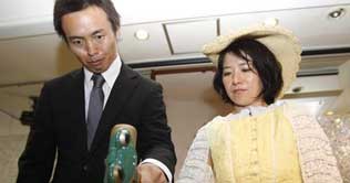 Couples celebrate divorce in Japan