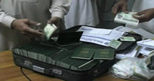 Karachi: Police recover 5,000 passport, 4 accused nabbed 