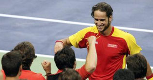 Davis Cup: Spain take commanding lead against US
