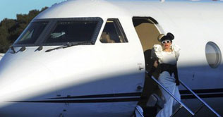 Gaga arrives in Sydney