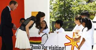 Royal couple paint with LA children 