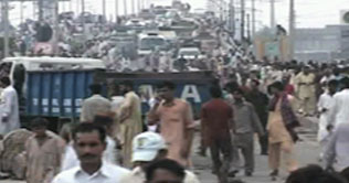  Angry traders block Ferozepur Road, 150 booked