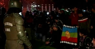 Chile: Mass protest to express solidarity with miners