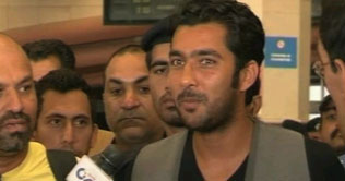 'Grinning' Aisam happy over engagement