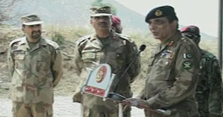 Gen Kayani visits Mohmand, exhorts tribals for peace