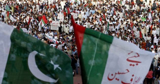 MQM activists stage protest in Lahore