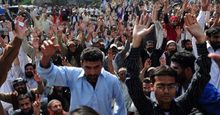 KESC employees sit-in continues in Karachi