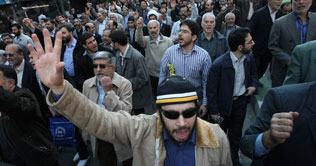 Thousands rally for political reforms in Bahrain