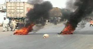 Karachi: Protest against Lyari gang war groups