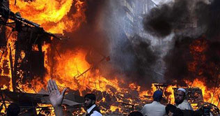 Peshawar: Four shops gutted in Firdous Chowk blaze