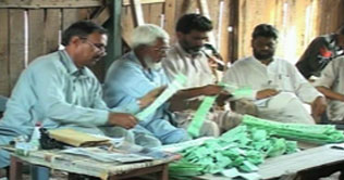 Polls in LA-17: PML-N candidate Yaseen wins