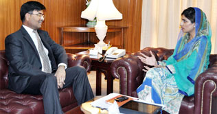 Hina meets Indian envoy, stresses uninterruptable dialogue