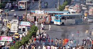 Karachi: Four hurt during protest for water