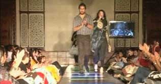 Faisalabad fashion show dazzles audience 