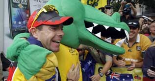 Evans becomes first Australian to win the Tour de France