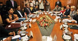 Pak, India foreign secretaries talks today