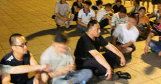 Chinese protest against deaths in train crash