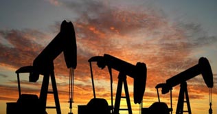 Oil hovers above $99 as US debt talks drag on
