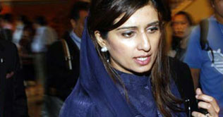 Kashmiri leaders should be part of talks on the Valley:Hina