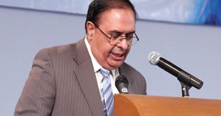 Corrupt politicians hindering countrys progress: Atta-ur-Rehman