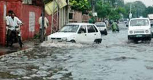 Rain in Lahore, water inundates in low-lying areas