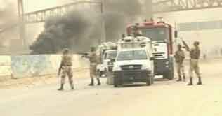 Four vehicles torched as miscreants run amok in Karachi