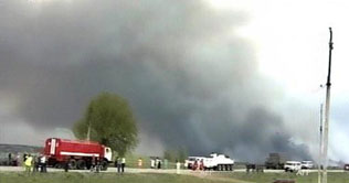 Russia struggles to put out arms depot fire