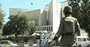 SC: DG FIA indicted in contempt of court case 