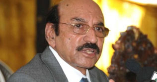 Qaim announces salary raise for doctors 