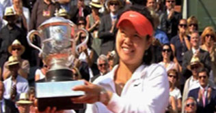 Li Na first Chinese to win French Open Tournament 