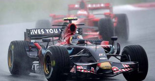 Formula One roars in Yokohama streets