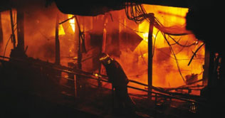 Four killed in Islamabad plaza blaze