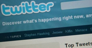 Kuwaiti man arrested for criticizing government on twitter