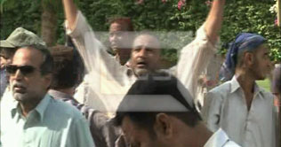 Youth murder case: Lyari residents stage sit-in before SA